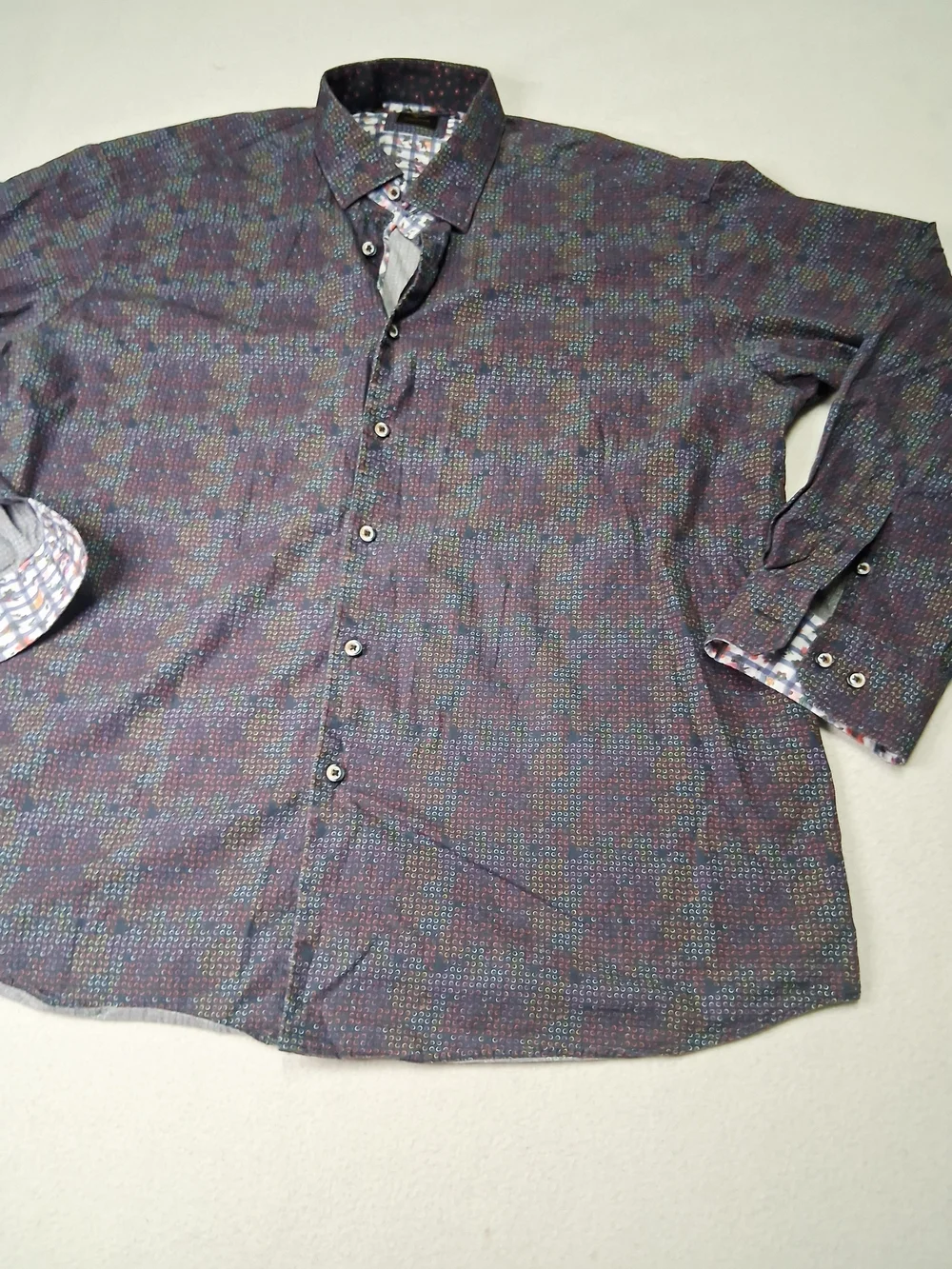 ESSERE Classic Men's Casual Button-Down Shirt in Deep Navy Pattern - Picture 3 of 7